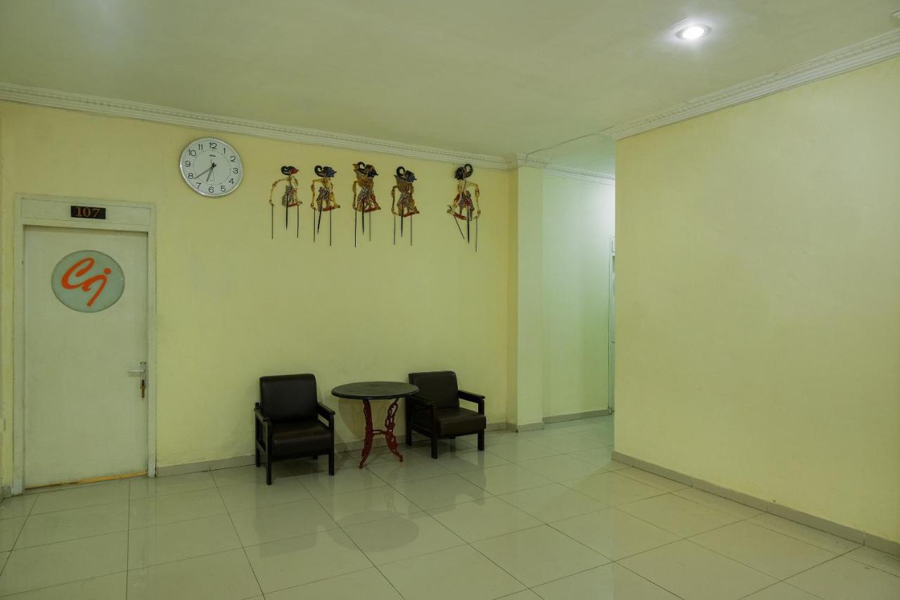Hotel Reddoorz @ Citra Indah
